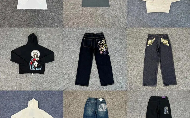 Derschutze Embroidered Sweatshirt product preview